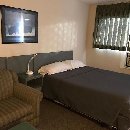 Plains Motor Inn Stettler Buitenkant foto