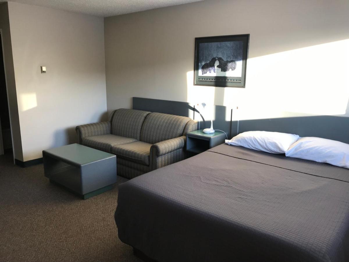 Plains Motor Inn Stettler Buitenkant foto