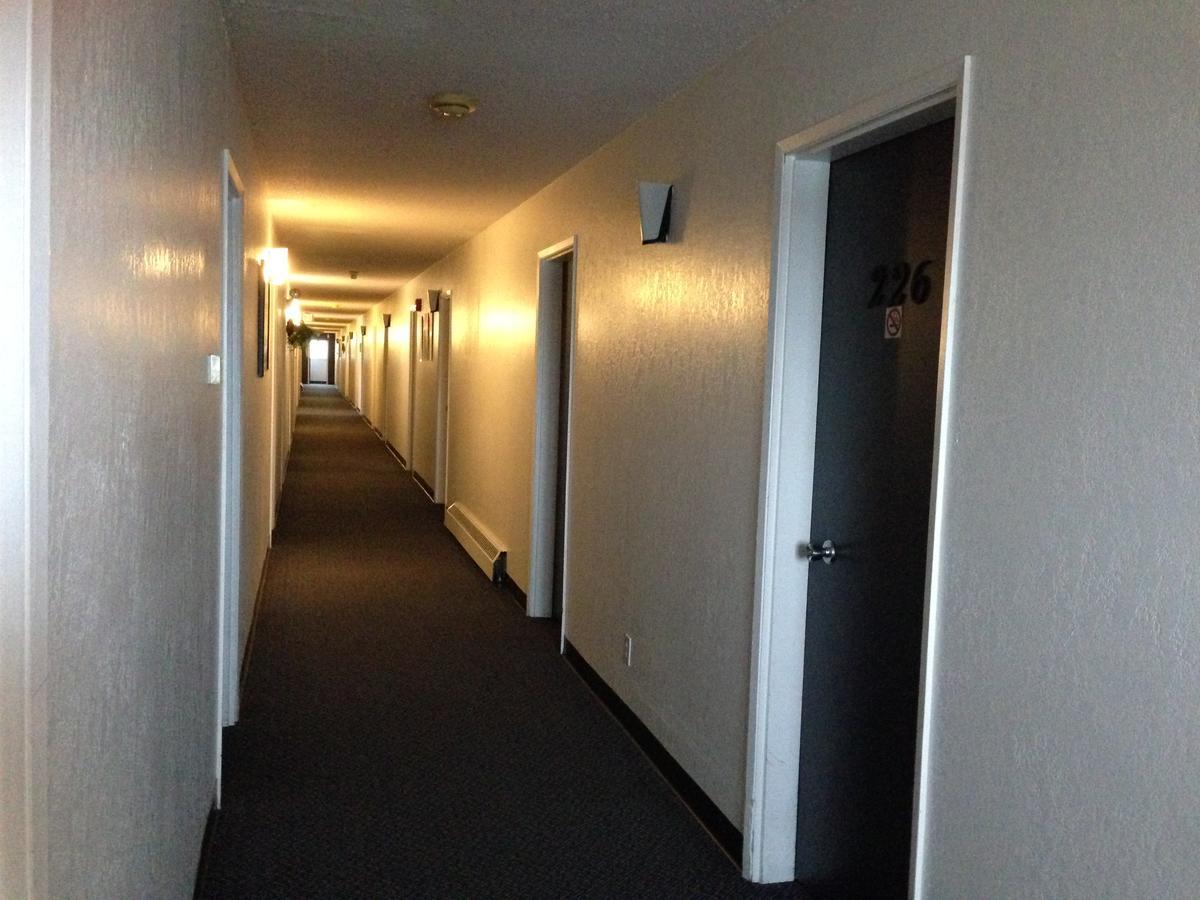 Plains Motor Inn Stettler Buitenkant foto