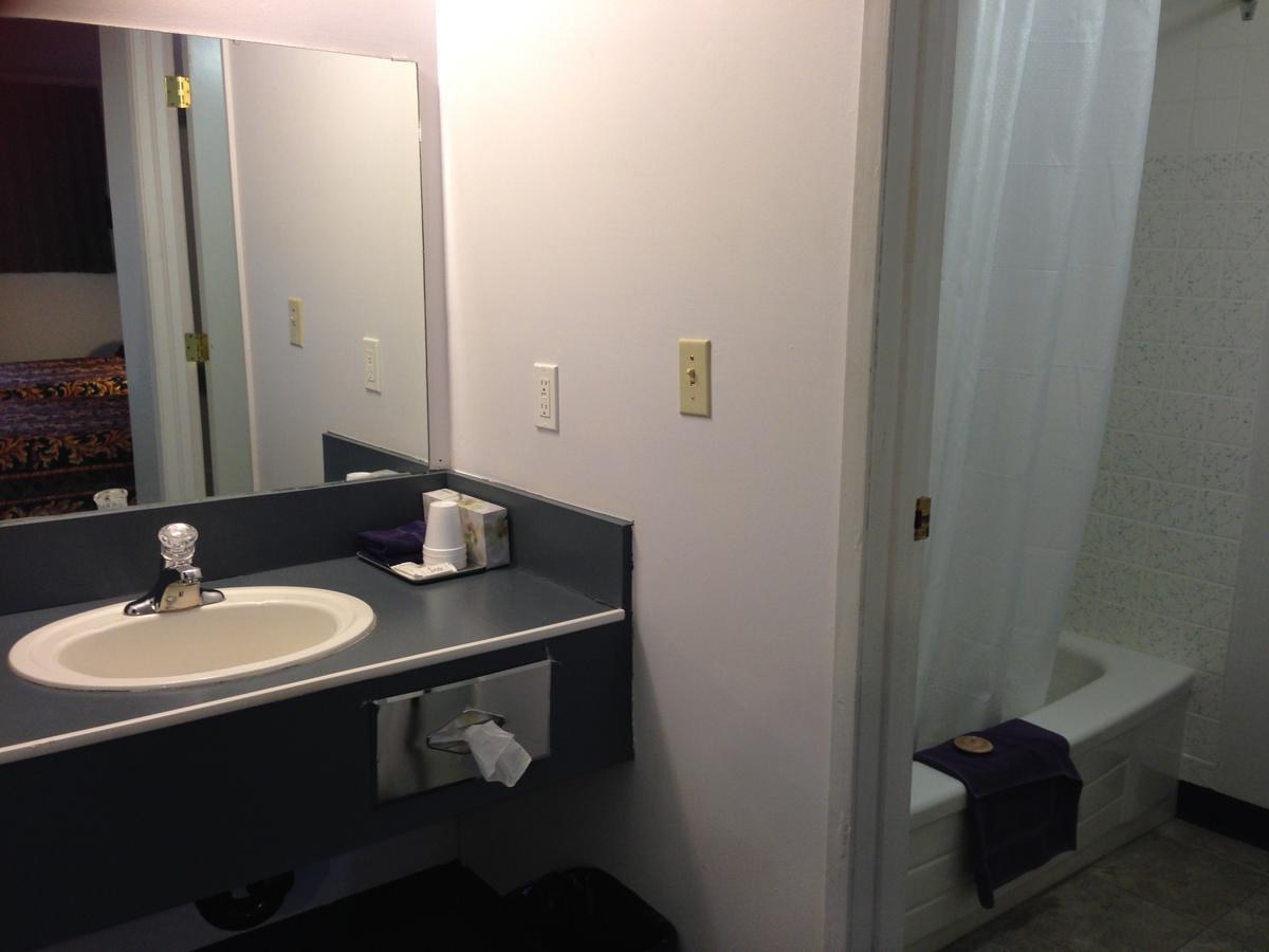 Plains Motor Inn Stettler Buitenkant foto