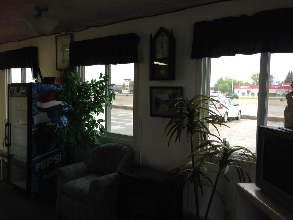 Plains Motor Inn Stettler Buitenkant foto